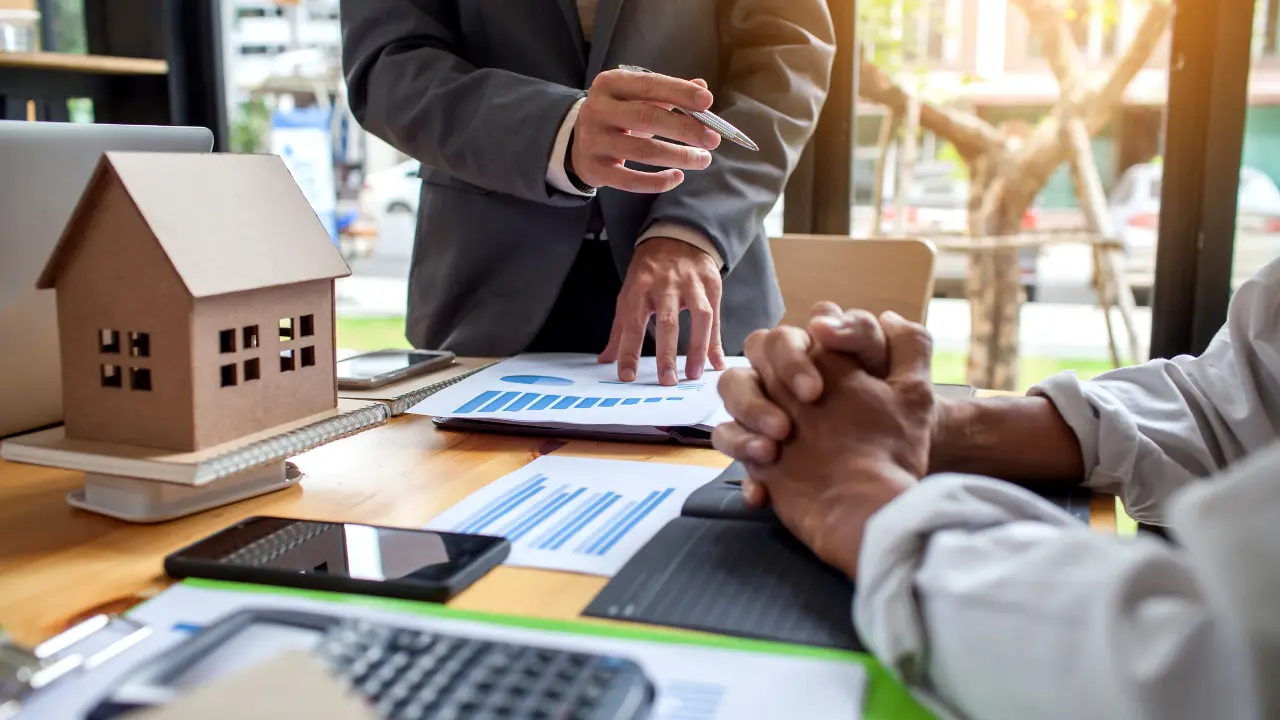 مشخصات در پیش خرید ملک